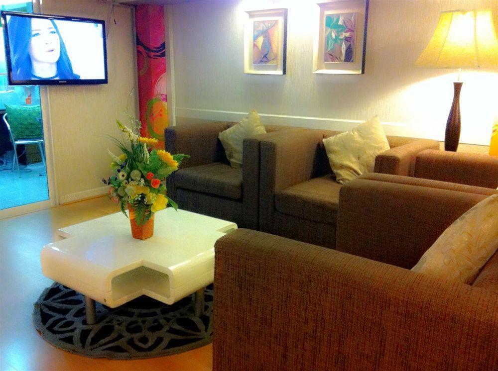 เดอะริชชี่เพลสเกสต์เฮ้าส์ Hotel กรุงเทพมหานคร ภายนอก รูปภาพ