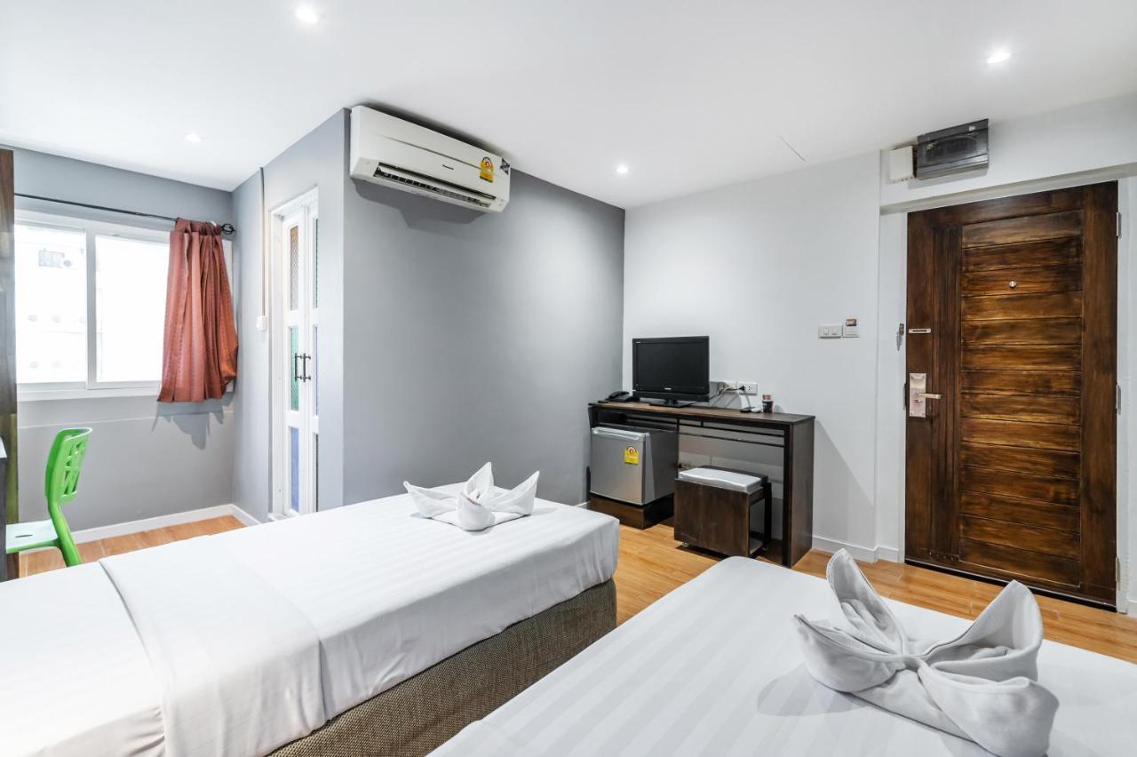 เดอะริชชี่เพลสเกสต์เฮ้าส์ Hotel กรุงเทพมหานคร ภายนอก รูปภาพ
