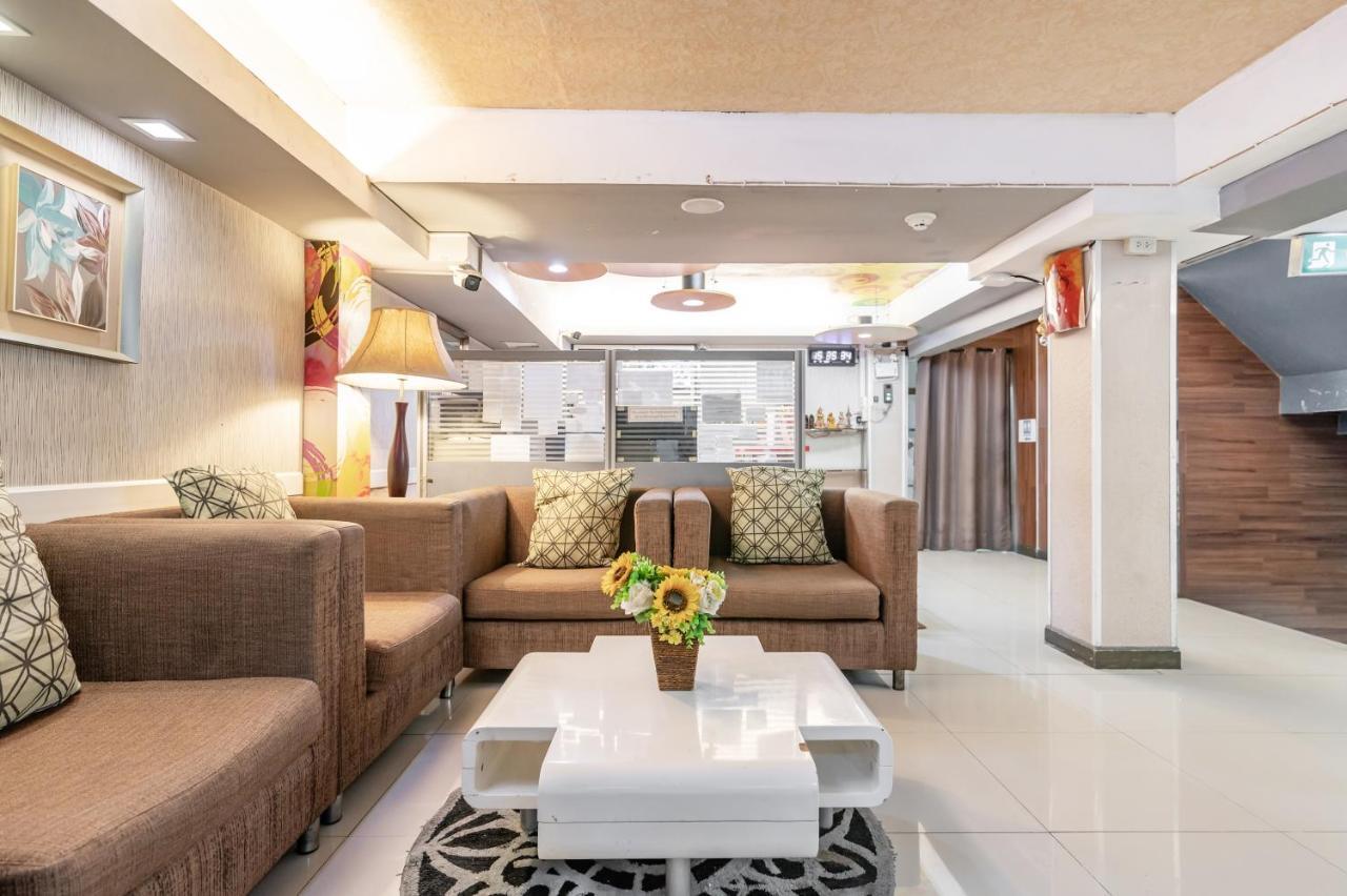 เดอะริชชี่เพลสเกสต์เฮ้าส์ Hotel กรุงเทพมหานคร ภายนอก รูปภาพ